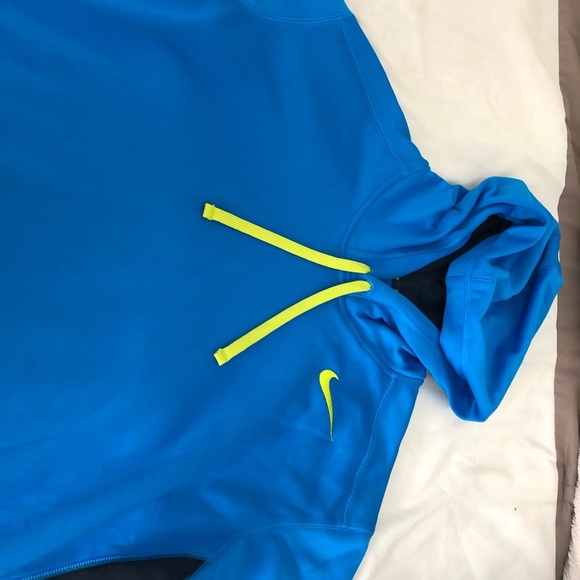 SOLD! Nike Therma-fit Hoodie - Picture 2 of 3